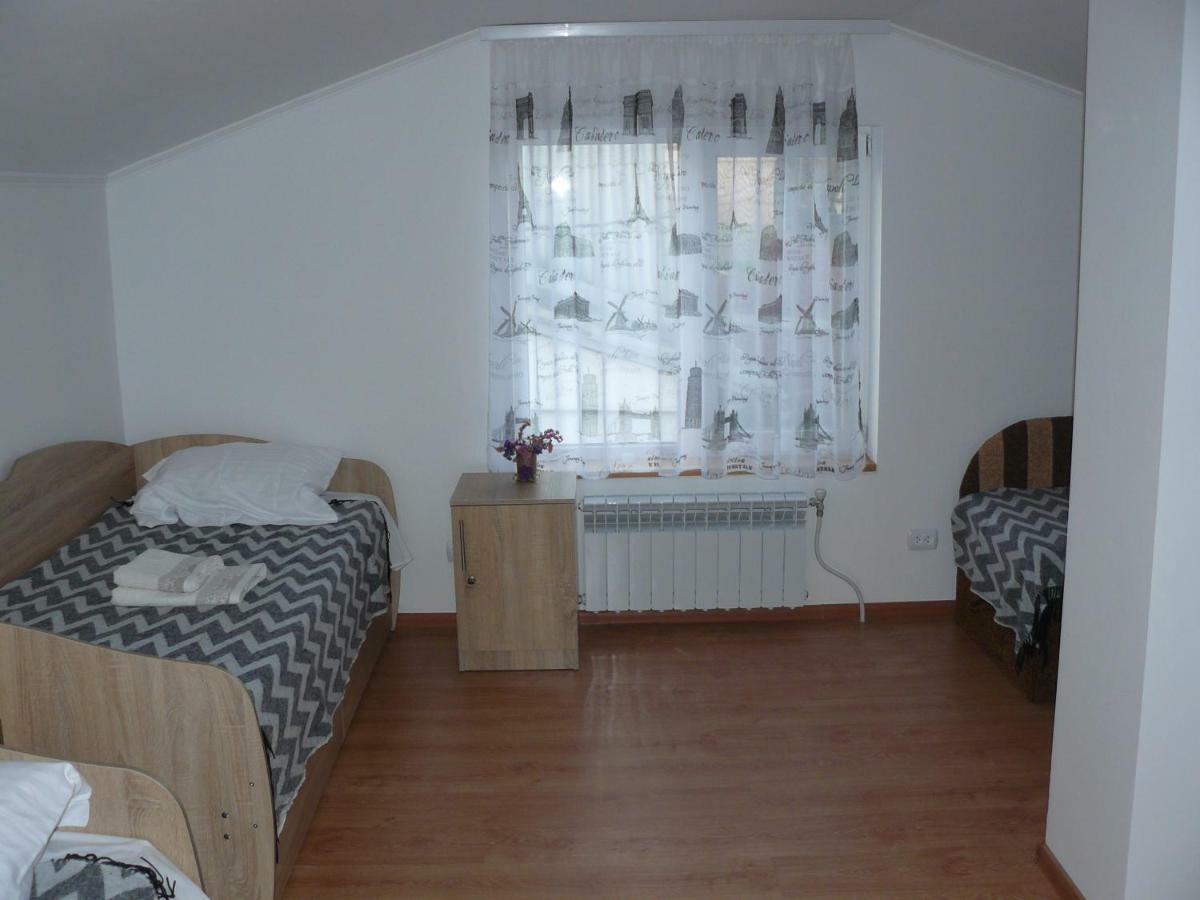 Hostynnyi Botsiun Hotel Дубно Екстериор снимка